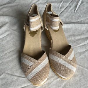 Chaps espadrilles size 7